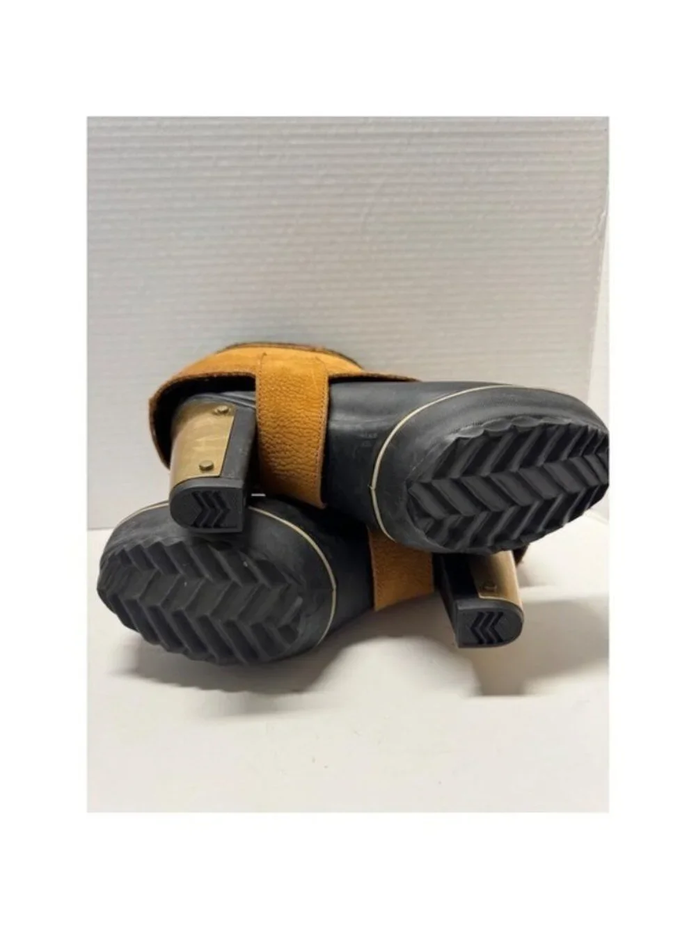 Sorel Medina III Rain Boots Black Tan Gold Heel Ankle Booties Womens 6.5 - Picture 4 of 9